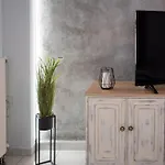 Unique Central Apartment *