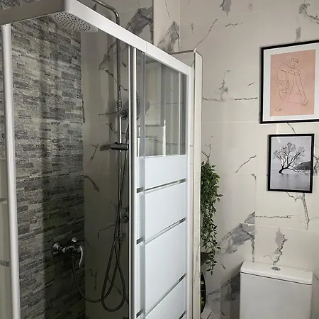 Unique Central アパート ラリサ