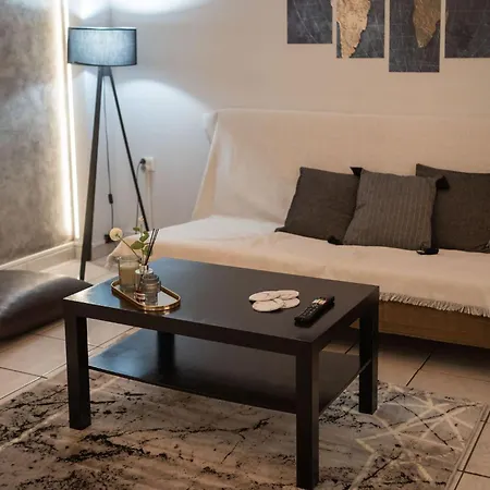 Unique Central ラリサ