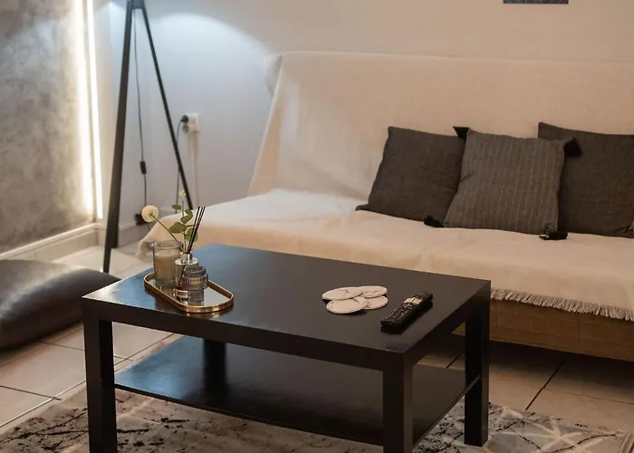 Unique Central Larissa